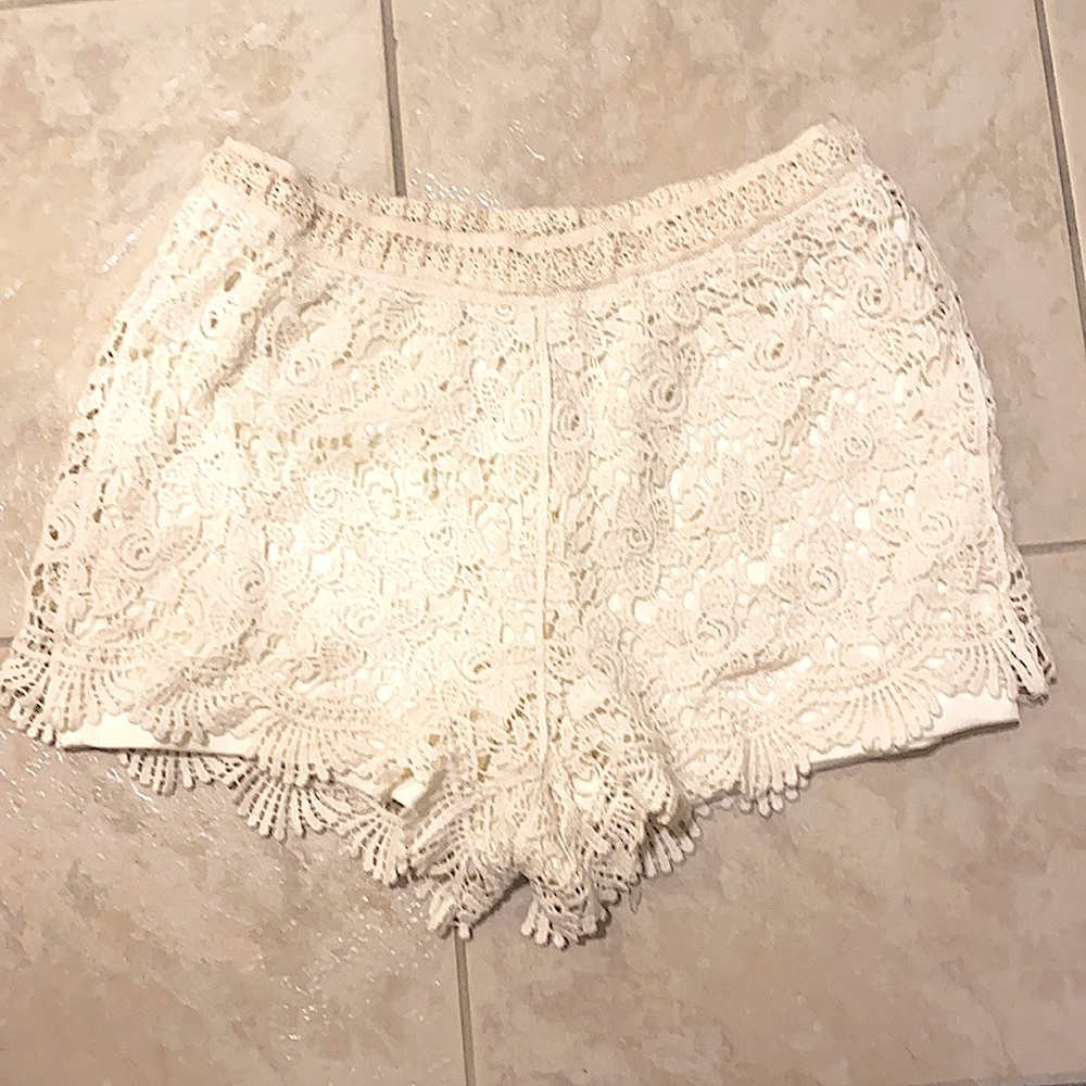 Cream lace shorts. Size S.